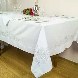 Біла Різдвяна скатертина з срібною вишивкою Біла Різдвяна скатертина з срібною вишивкою
