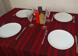 Скатертина вишита на стіл від 375 грн 135х145 см, + 6 серветок, бордо-червоний Скатертина вишита на стіл від 375 грн 135х145 см, + 6 серветок, бордо-червоний